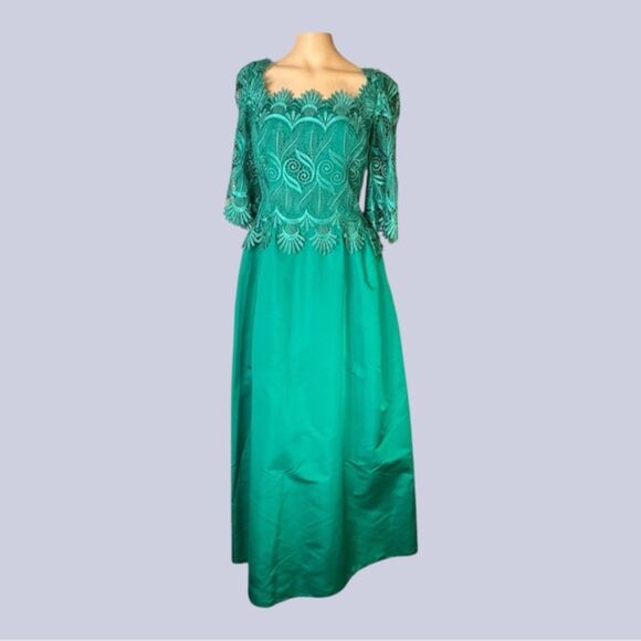 Vintage Rizik Bros. Emerald Green Evening Gown with Lace Bodice - Picture 1 of 8